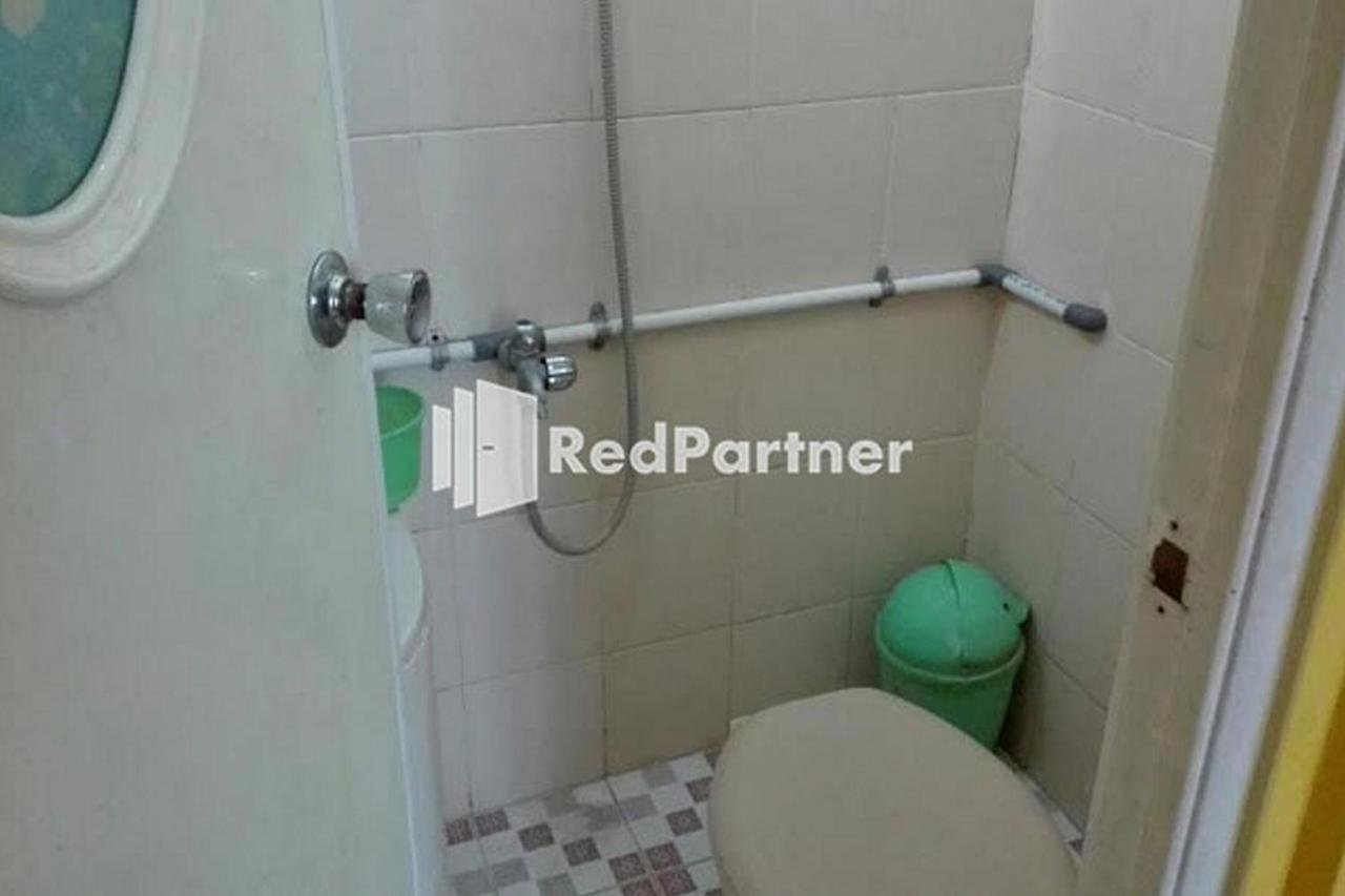 Bromo Indah Lestari Homestay Mitra Reddoorz Pasuruan Exterior foto