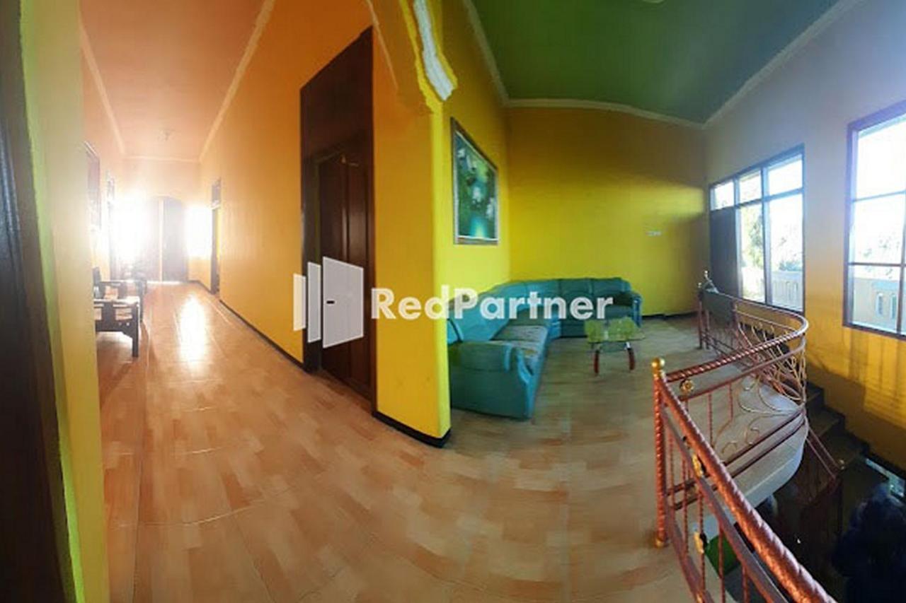 Bromo Indah Lestari Homestay Mitra Reddoorz Pasuruan Exterior foto